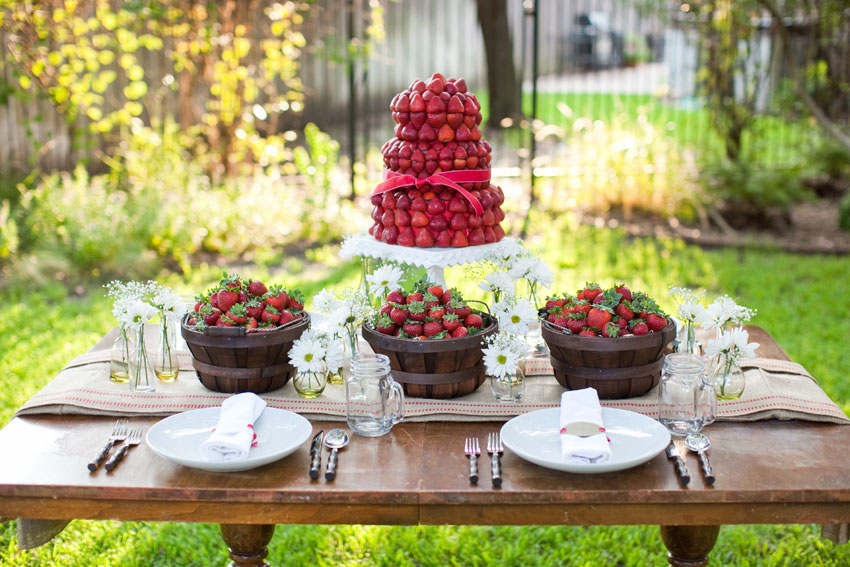 Mesas de postres con fresas