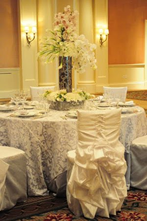 manteles de bodas con diferentes tipos de tela , diseños y colores