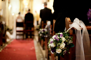 decoracion de pasillos de ceremonia en bodas con flores