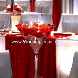 copas de coctel gigantes de martini con velas para centros de mesa