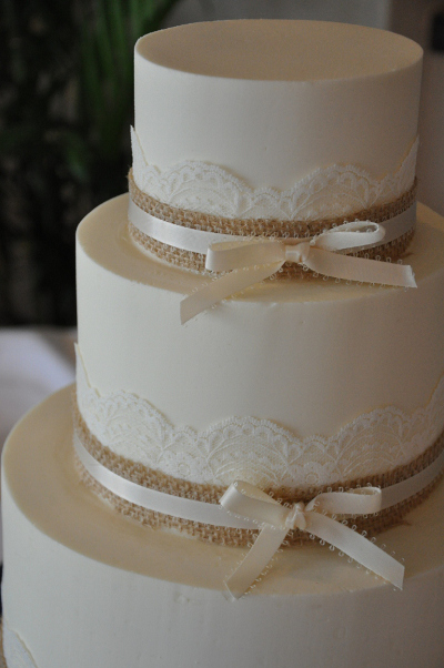 decoraciones de tortas para bodas con tela de yute o arpillera ananda taller dulce