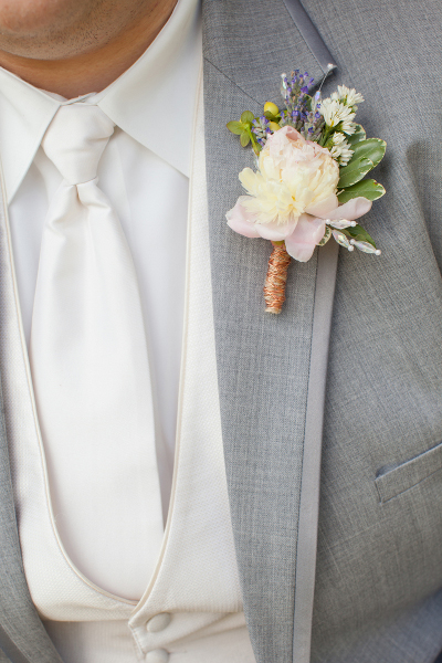 arreglos florales para bodas con tela de yute o arpillera la caleñita