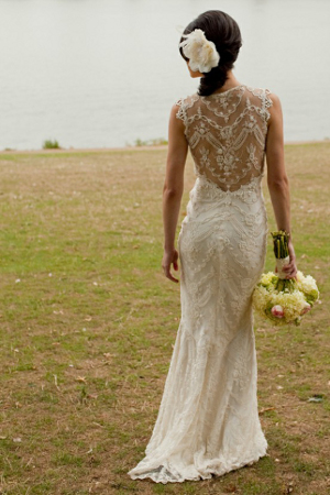 vestidos de novia primavera 2013 con escote en la espalda y cubierta con encaje