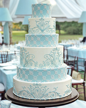 torta de boda decorada con pastad e azucar fondant