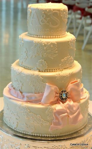 tortas de bodas 2013 vintage con encajes y perlas