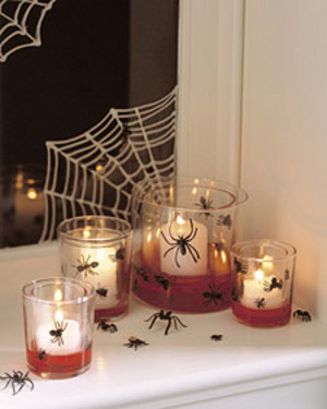 decoracion de halloween con arañas de plastico