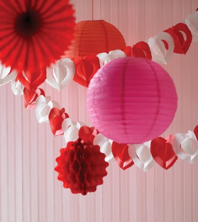 Tips para decorar una fiesta de amor y amistad lacelebracion.com Dulceros de amor y amistad