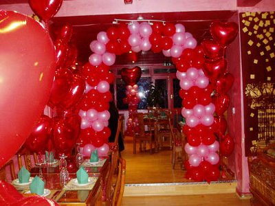 Tips para decorar una fiesta de amor y amistad lacelebracion.com Dulceros de amor y amistad