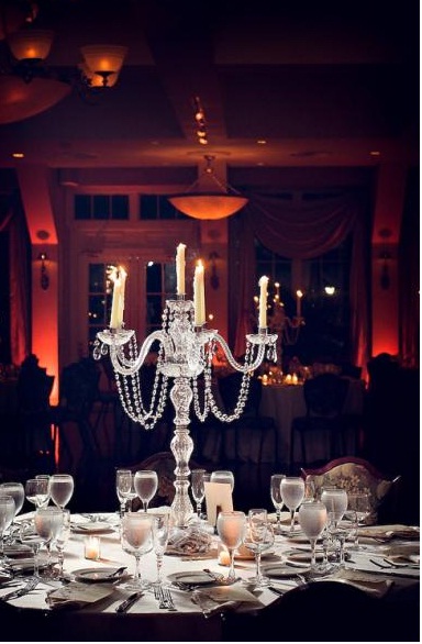 Decora con candelabros tus mesas lacelebracion.com Chandeliers Candelabros decoración