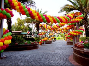 decoracion con guirnaldas de globos para fiestas y eventos
