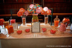jarrones utulizados en mesa dulce para decorar