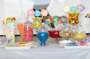 consejos para organizar una mesa dulce o buffet de dulces swikar candy 
